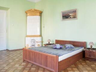 Квартира Очень просторная квартира находится на втором этаже Львов, Львовская область
