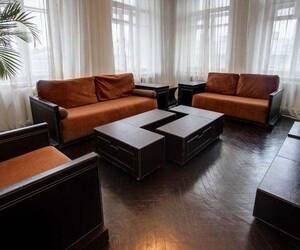 Квартира Лаконичная квартира для шести человек в стиле хай-тек Львов