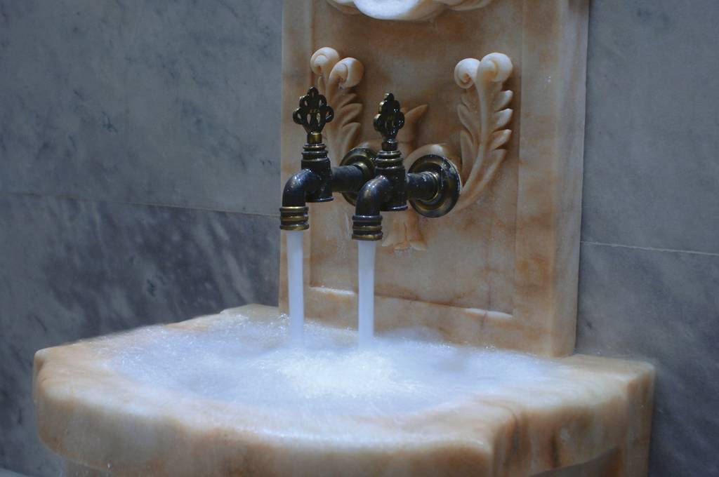 Горячая вода в вашем отеле круглый год с помощью бойлера для дома