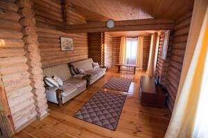 Мини-гостиница Сдается деревянный коттедж Черноморское (Крым)