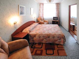 Двухместный номер Комфорт (большая кровать, 2 комнаты)