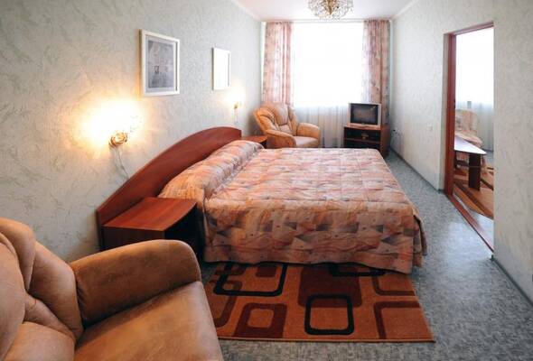 Двухместный номер Комфорт (большая кровать, 2 комнаты) - Аврора