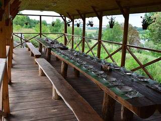 Гостинна садиба “Родинне гніздо” в селі Канава, Вінницька область пропонує відпочити від шумного міста