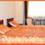 Однокомнатный двухместный номер «ПОЛУ-ЛЮКС» гостиницы Sun Light включает в себя следующее оборудование:

- одна двуспальная или две односпальные кровати с матрацами повышенной комфортности
- ванная комната с ванной / душевой кабиной
- телефон
-