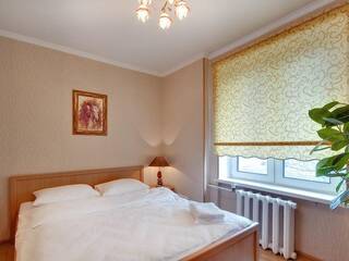 Квартира Просторная, приятная глазу светлая квартира для 13 людей Львов, Львовская область