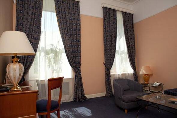 Люкс двухкомнатный для одноместного размещения - Гранд Отель Украина
